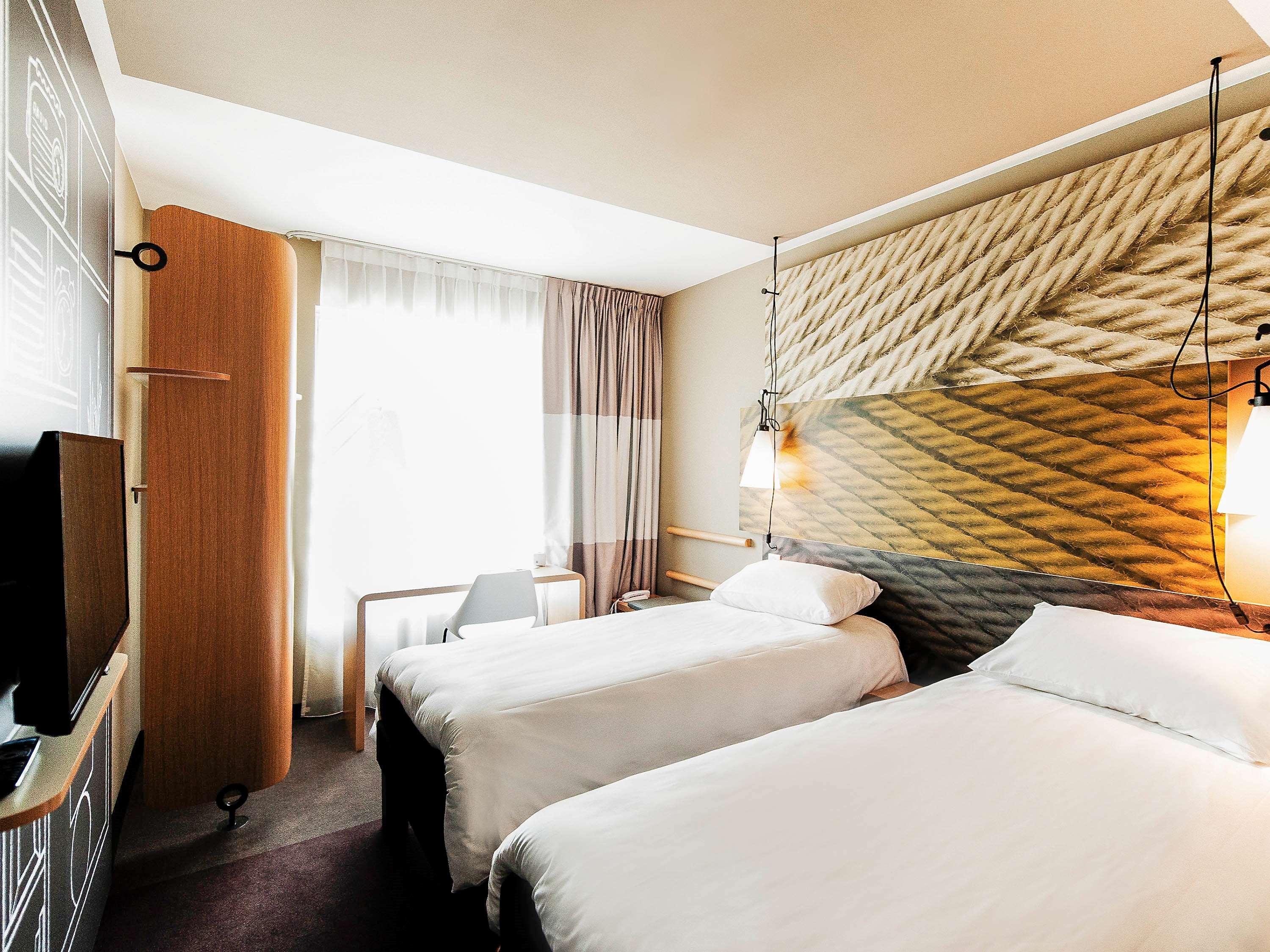 فندق Ibis Poznan Polnoc سوخو لاس المظهر الخارجي الصورة