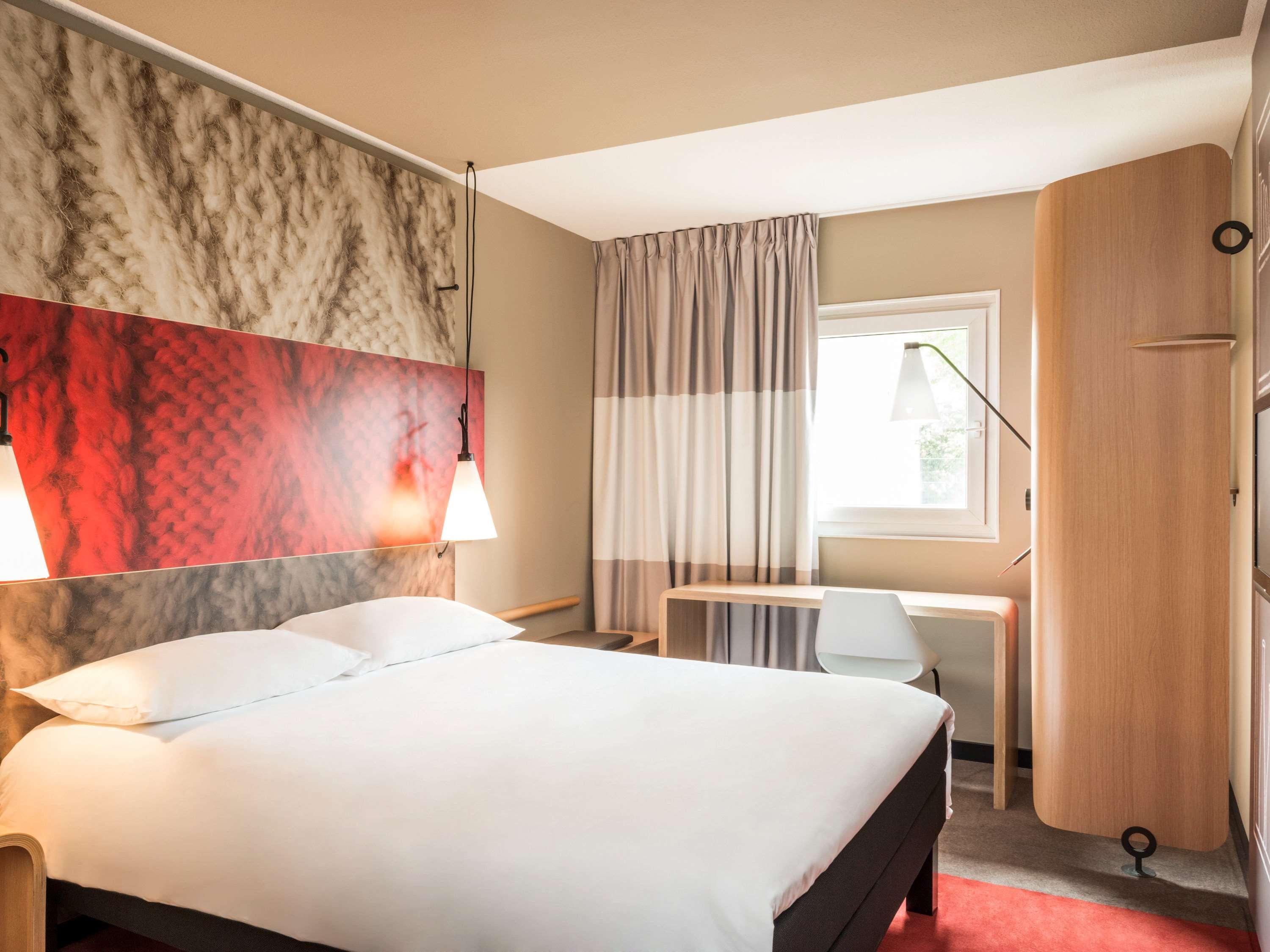 فندق Ibis Poznan Polnoc سوخو لاس المظهر الخارجي الصورة