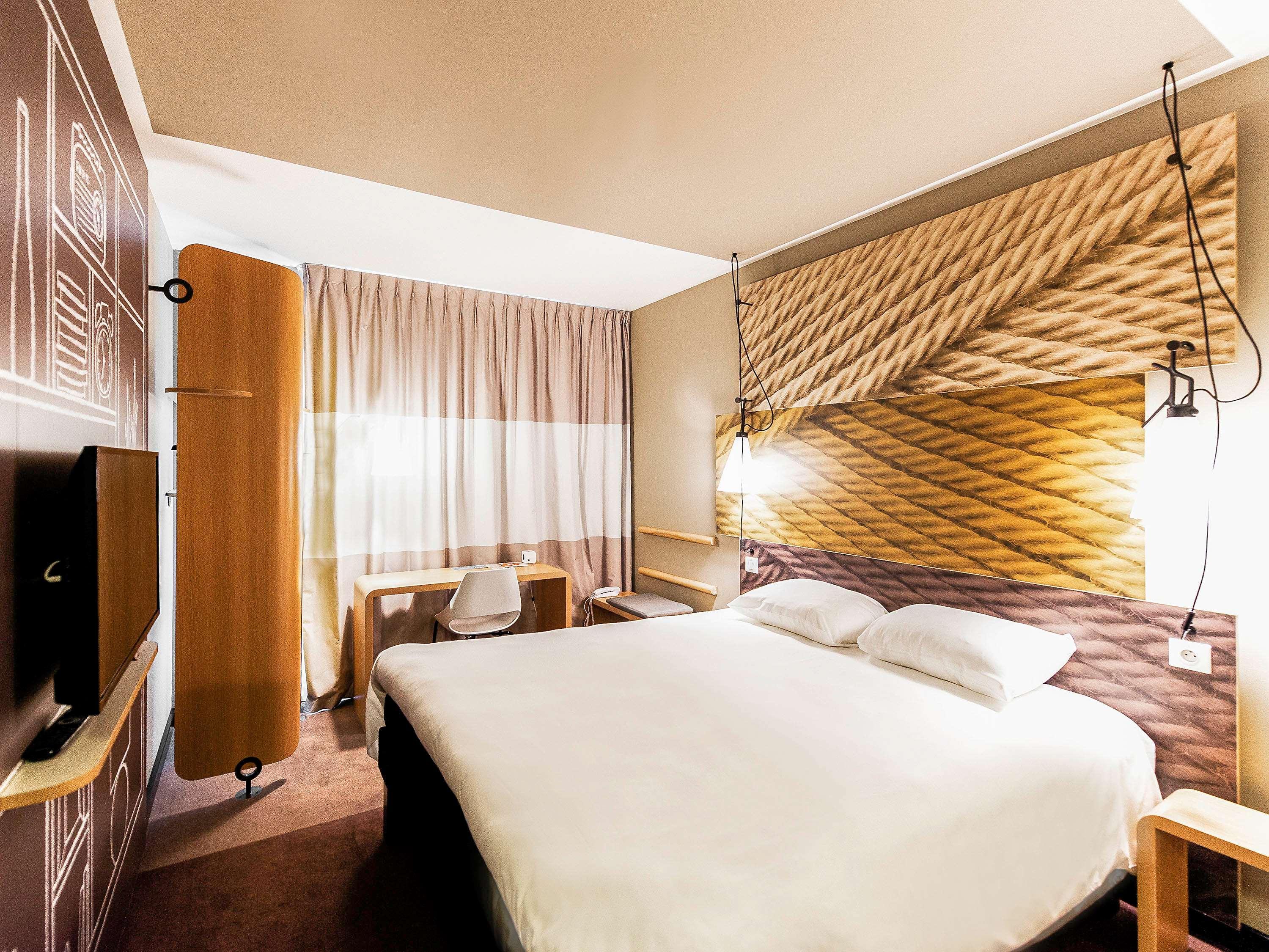 فندق Ibis Poznan Polnoc سوخو لاس المظهر الخارجي الصورة